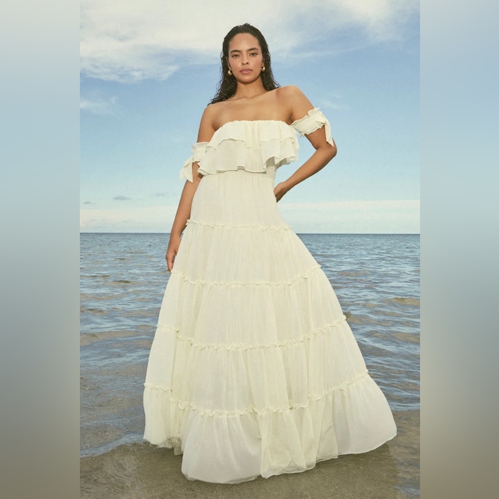 Lulus Dress Chance for us Off Shoulder Ruffle Maxi Dress.  XL Worn Once